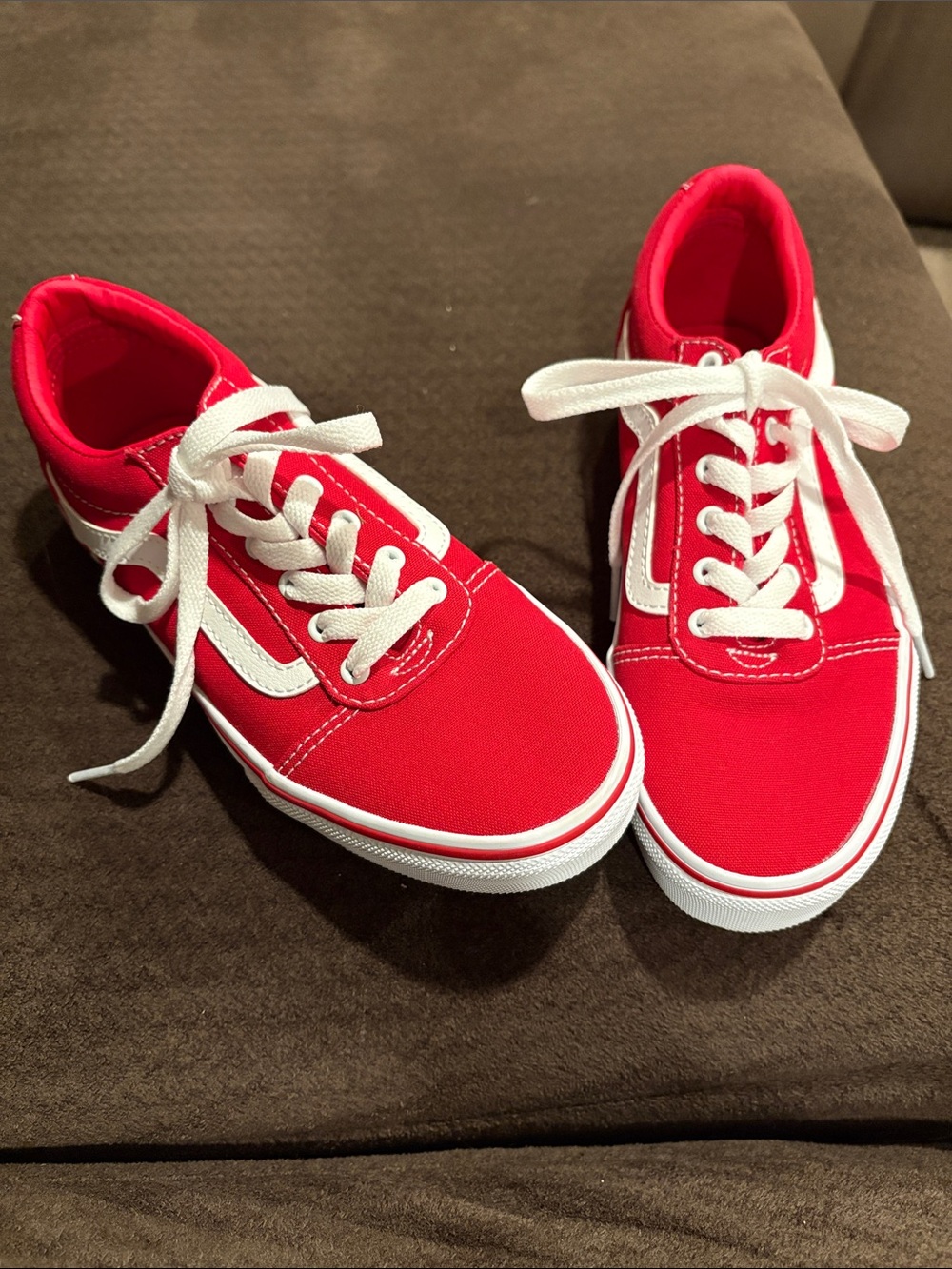 Van kids  Red Canvas Lace-Up Sneakers